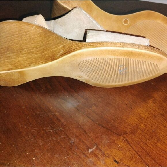 Sophia Milano Nwt Elegant Beige Women's Sandals - Picture 10 of 10